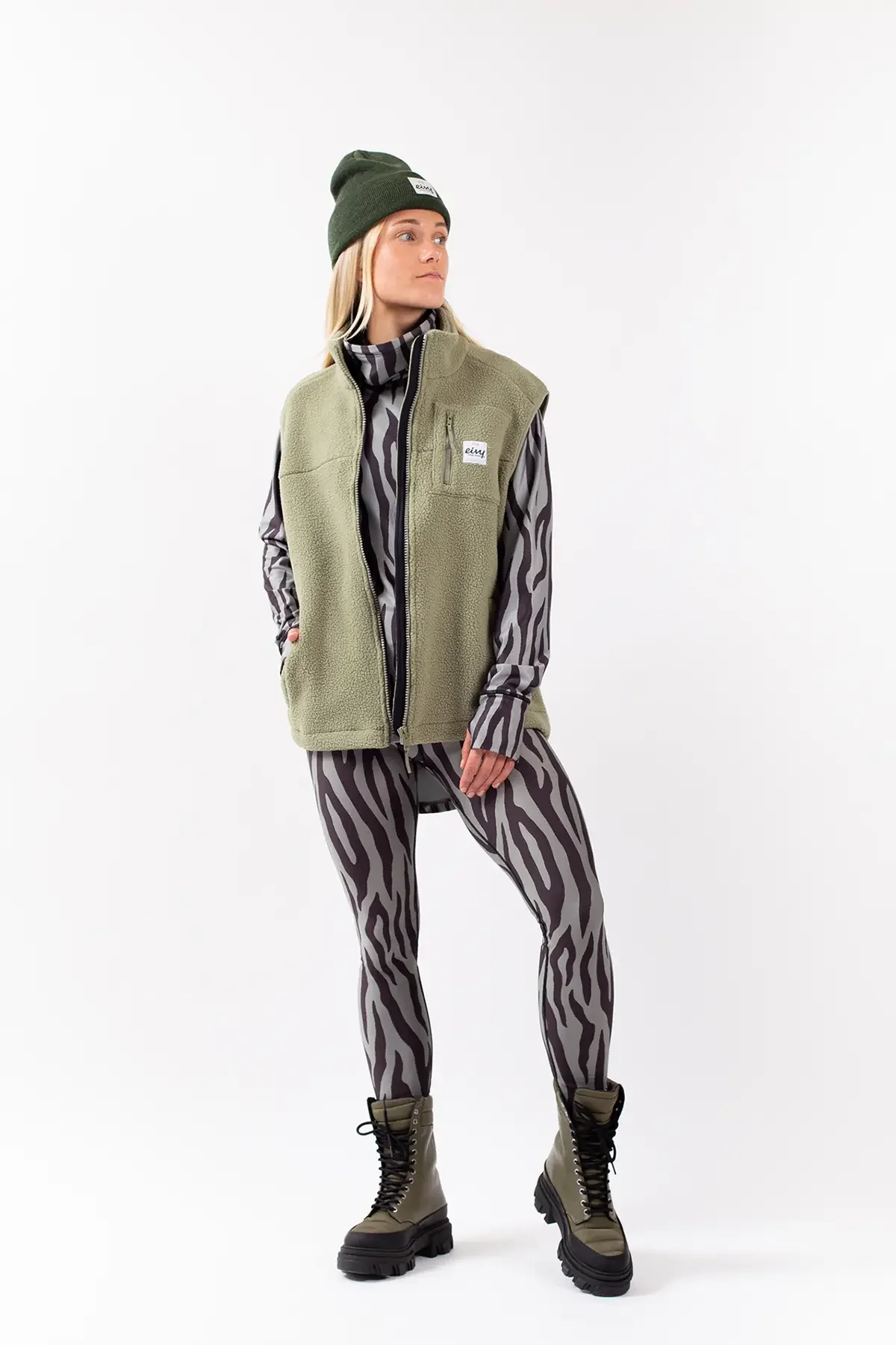 LUMBERJACKIE SHERPA VEST - Image 11