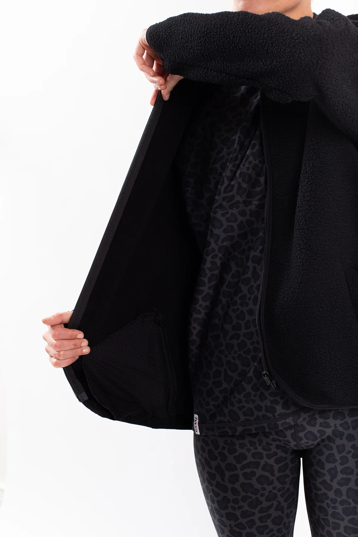 REDWOOD SHERPA JACKET - Image 16