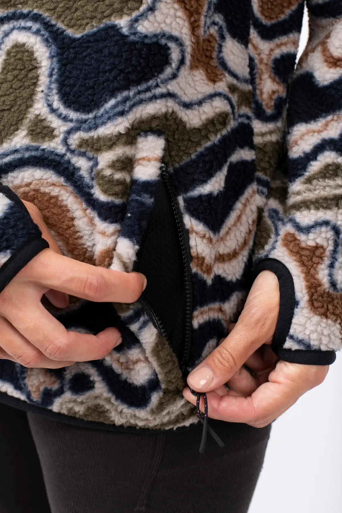 REDWOOD SHERPA JACKET - Image 9